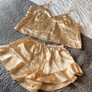 Elegant Satin Sleepwear Set in Peach/Cream